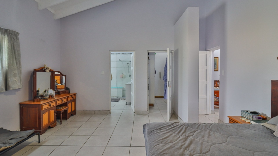 4 Bedroom Property for Sale in Outeniqua Strand Western Cape